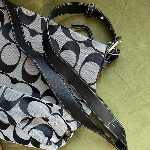 Coach Signature Black Soho Canvas Duffle Shoulder Bag Purse - Picture 6 of 11